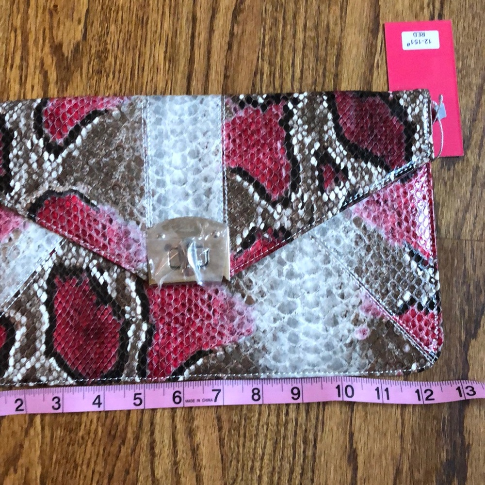 Brand new red and brown snakeskin clutch - Picture 4 of 5